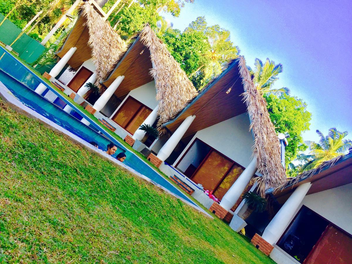 Airport Resort Katunayaka Buitenkant foto