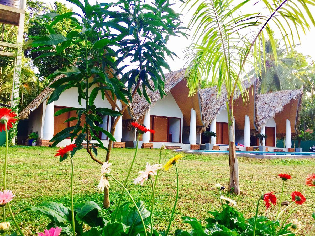 Airport Resort Katunayaka Buitenkant foto