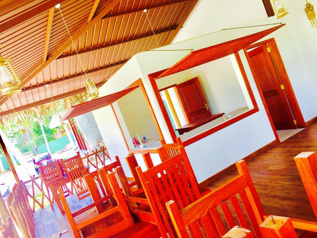 Airport Resort Katunayaka Buitenkant foto
