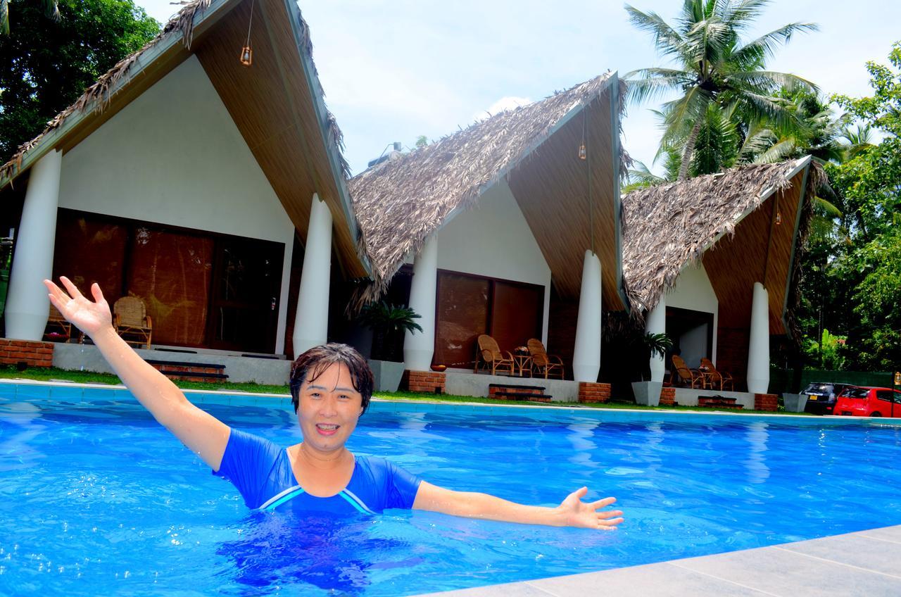 Airport Resort Katunayaka Buitenkant foto