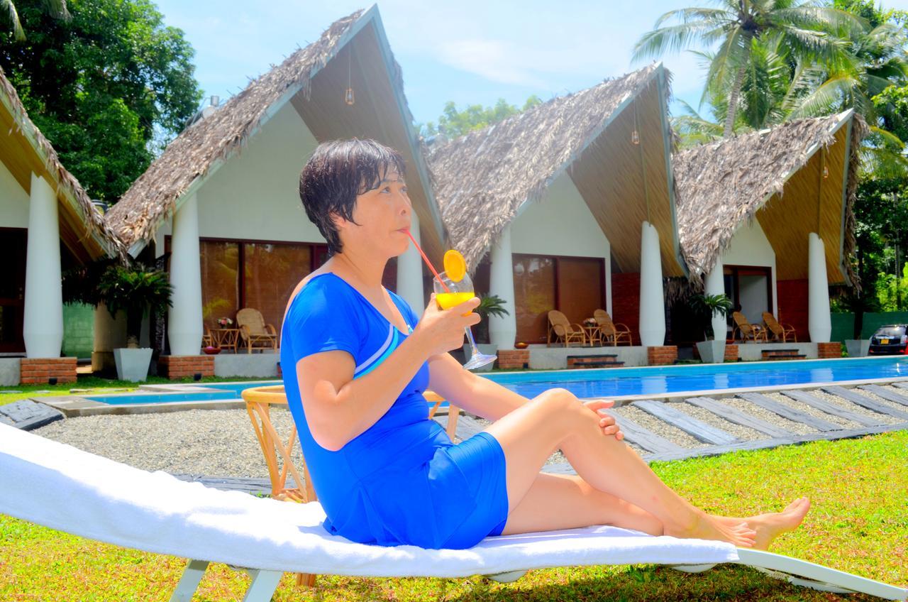 Airport Resort Katunayaka Buitenkant foto